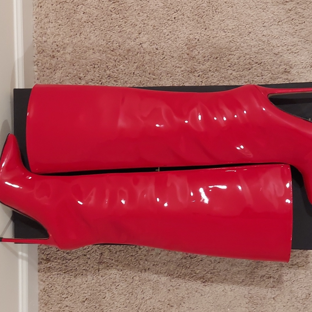 Boots - Picture 2 of 6